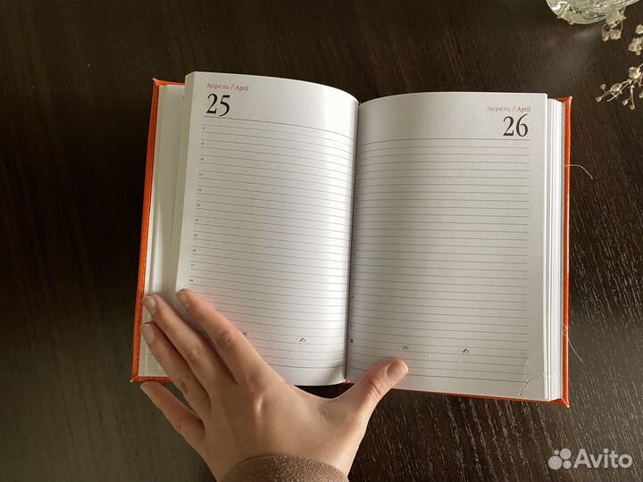 Ежедневники и блокноты