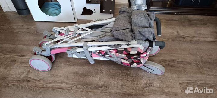 Прогулочная коляска