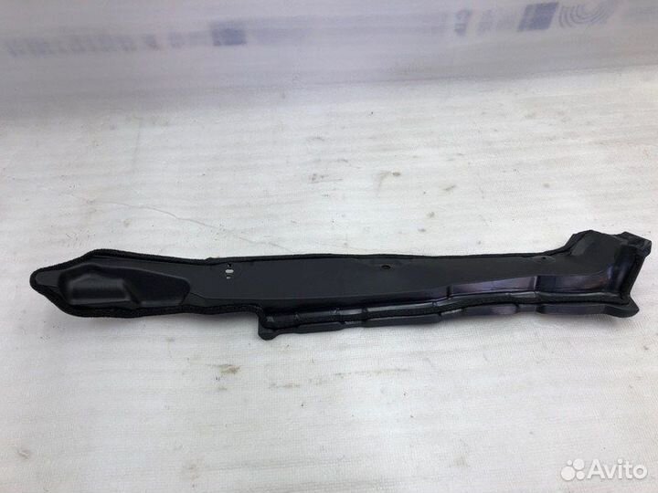 Локер крыла передний правый Toyota Land Cruiser