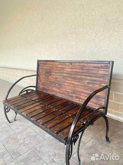 Стол и скамейка