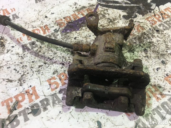 Форд Фокус Суппорт задний правый Прав