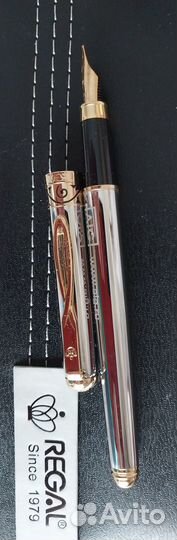 Ручка с золотым пером