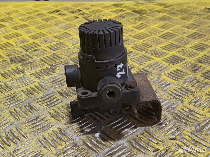 Клапан ускорительный Man Tgl Tgm Tga Tgs Tgx