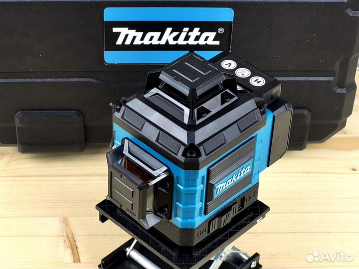 Лазерный уровень Makita 16 лучей с дисплеем