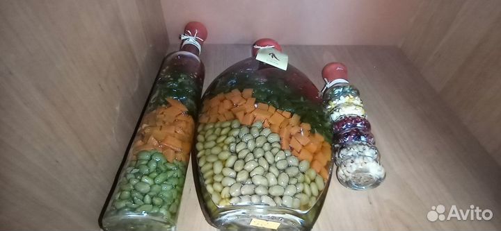 Продукты в стекле, предмет интерьера