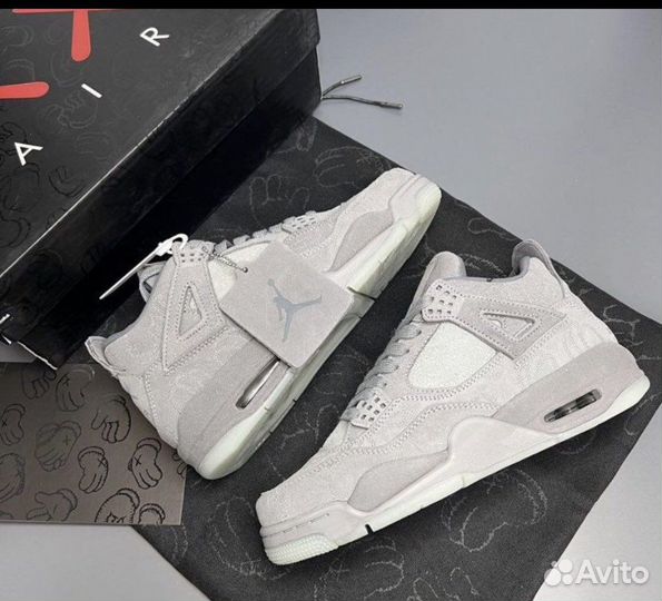 Кроссовки nike air jordan 4 retro kaws