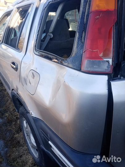 Honda CR-V 2.0 AT, 1997, битый, 100 000 км