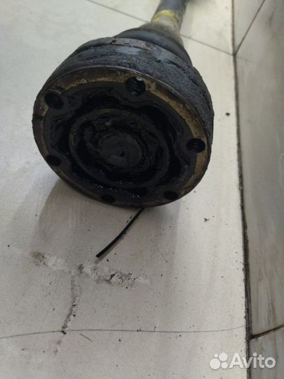 Полуось привод передний левый Audi 100 avant C4