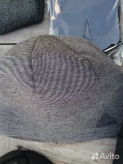 Мужские спортивные шапки