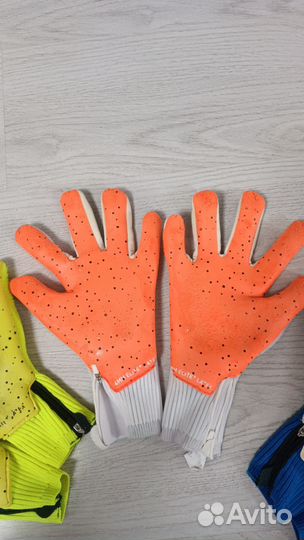 Профессиональные вратарские перчатки Puma Future