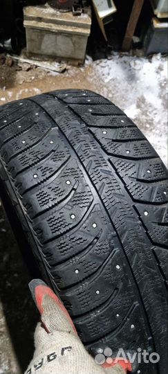 Bridgestone Ice Cruiser 7000 205/55 R16 91T
