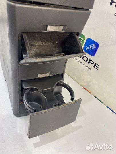 Консоль между сидений Chevrolet Captiva C100 10HM