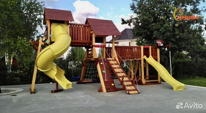 Детский спортивный комплекс с крышей
