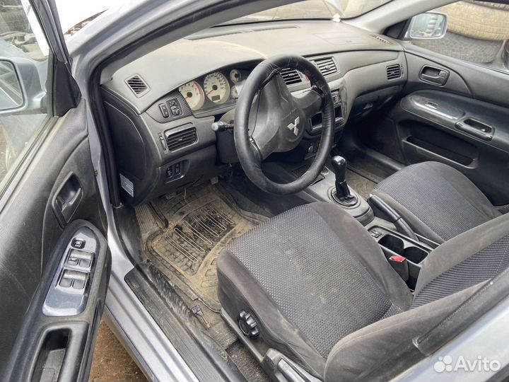 Митсубиси Лансер 9 в разборе