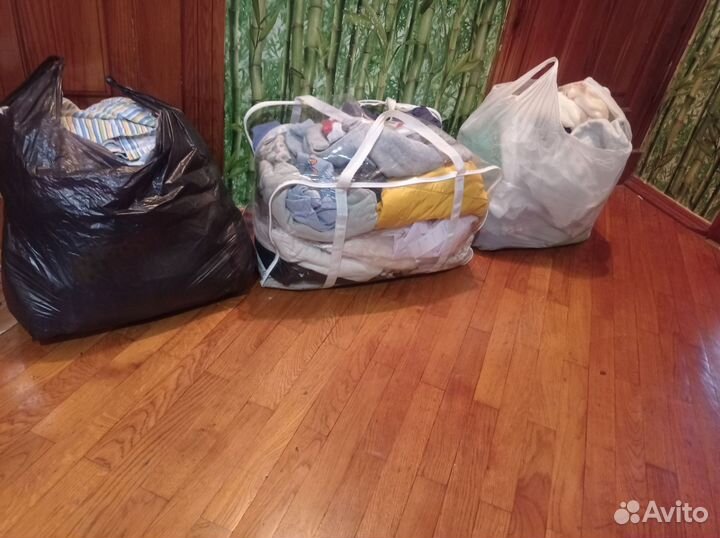 3 больших пакета одежды от рождения