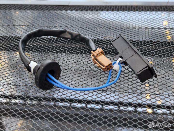 Новая Кнопка открывания багажника Nissan