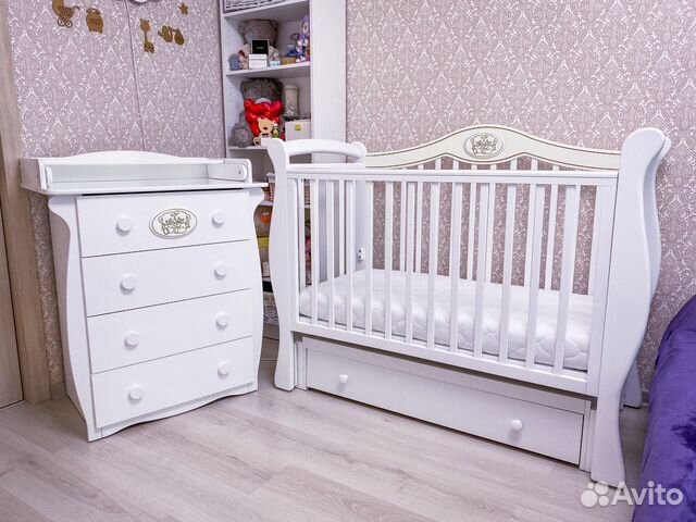 Комплект детской мебели кроватка и пеленальный комод