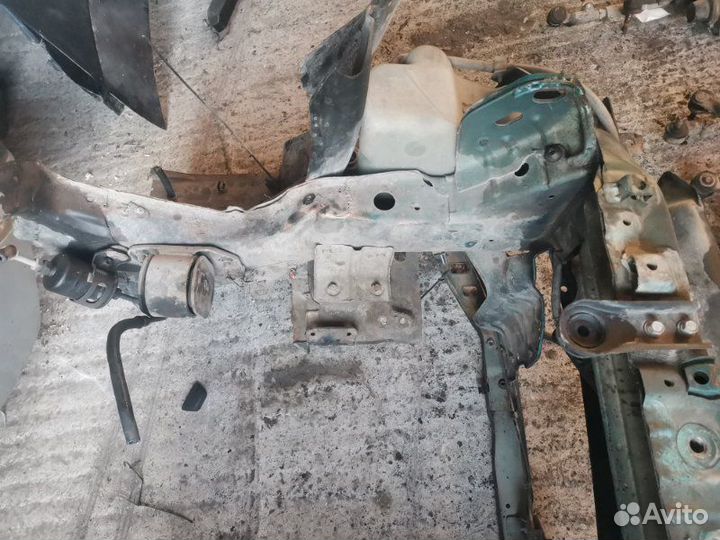 Передняя панель,телевизор Mitsubishi Rvr 4G63 1994