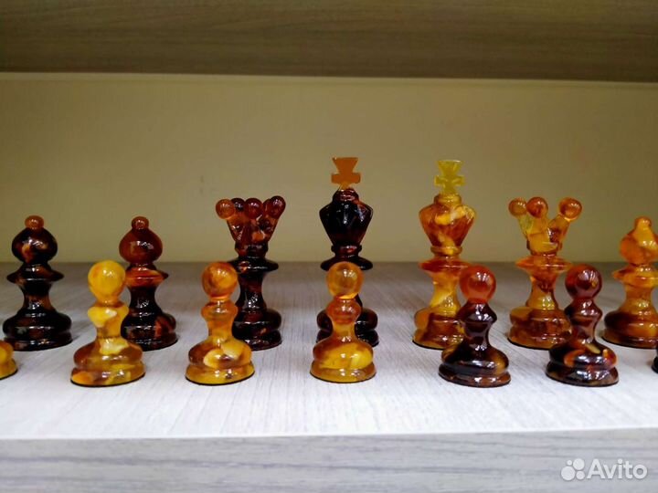 Янтарь. Шахматы. Янтарные шахматные фигуры Сенатор