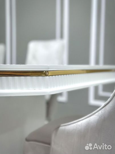 Стол и стулья в гостиную.Оплата при получении