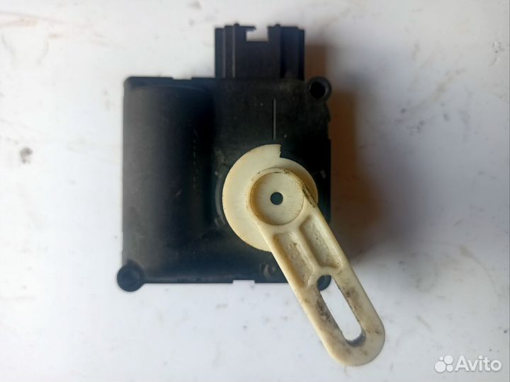 Электропривод заслонки печки Audi A8 D3/4E