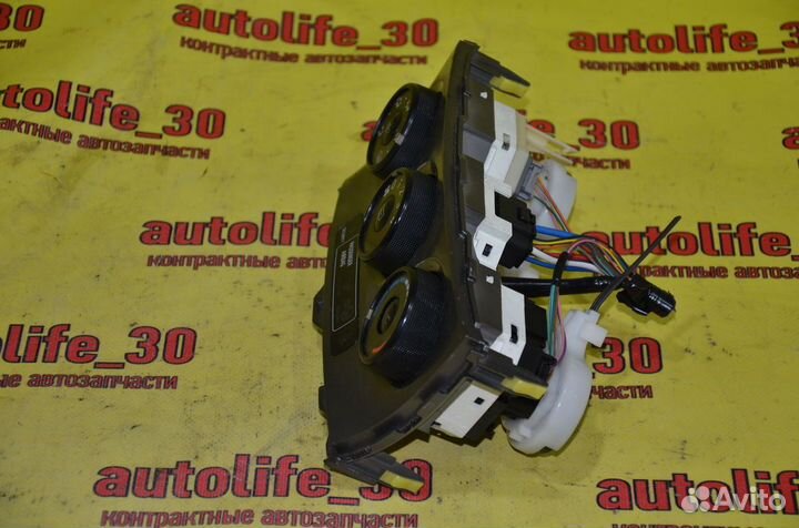 Блок управления отопителем Toyota Auris E150