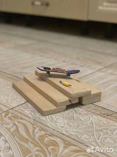 Фингерборд и фигура для фингерборда