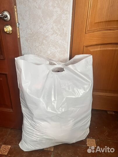 Отдам пакет вещей на девочку с рождения до года