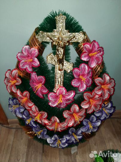 Ритуальные венки и корзины