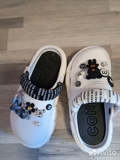 Женские шлепанцы crocs