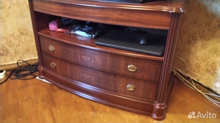 Тумба под телевизор