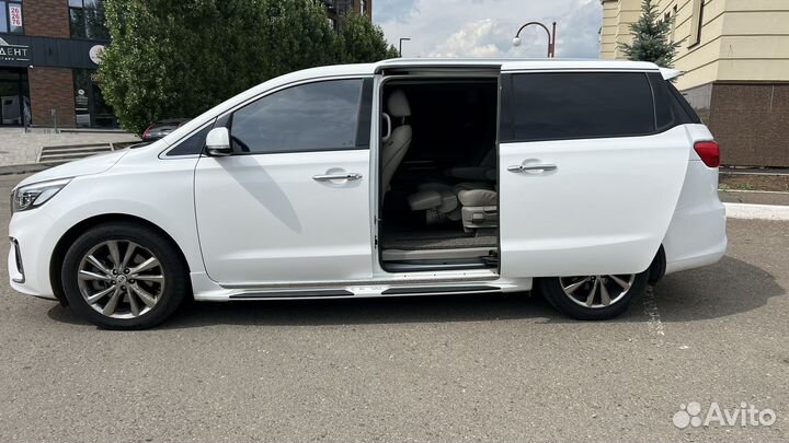 Прокат Kia Carnival на свадьбу