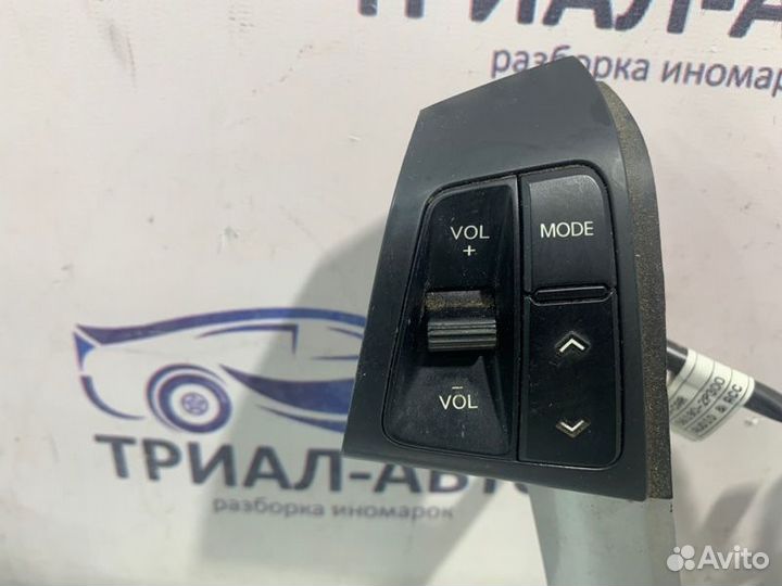 Кнопки управления на руль Kia Sorento XM D4HB 2.2