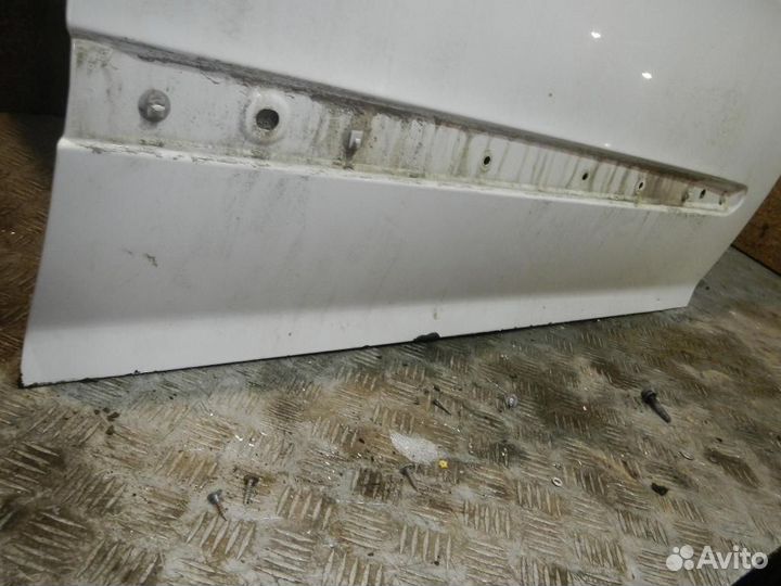 Дверь передняя правая Peugeot 308