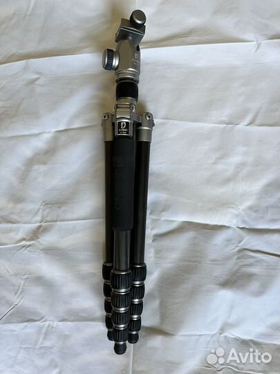 Штатив профессиональный jusino