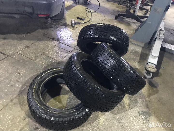 Michelin Latitude X-Ice North 215/60 R17