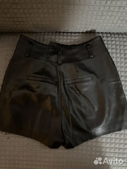 Кожаные шорты
