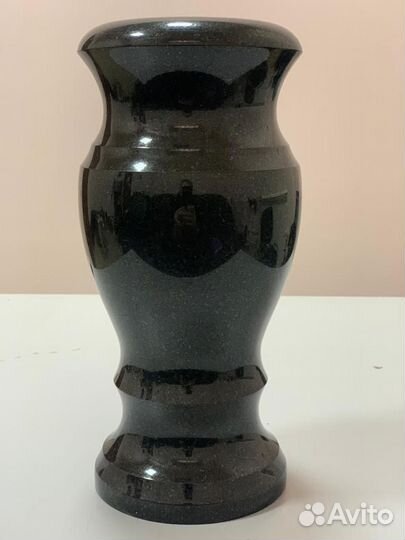 Вазы гранитные