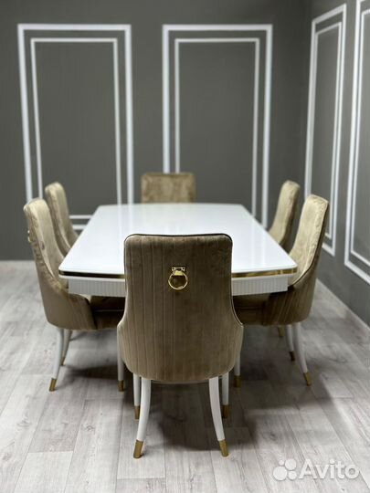 Стол в наличии