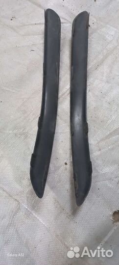 Молдинг переднего бампера Toyota avensis t250