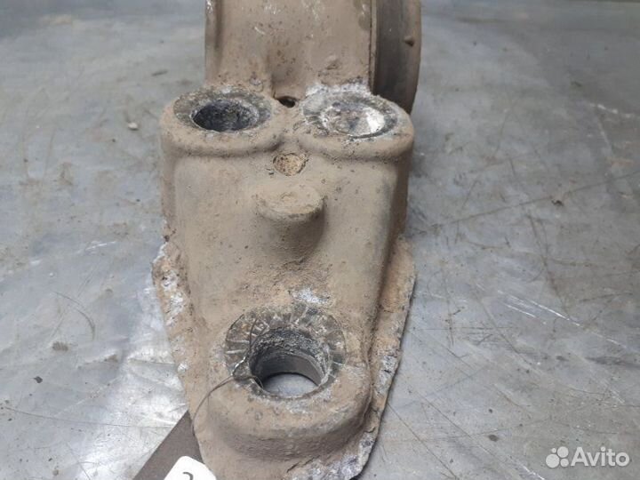 Сайлентблок задней балки левый Volkswagen Passat