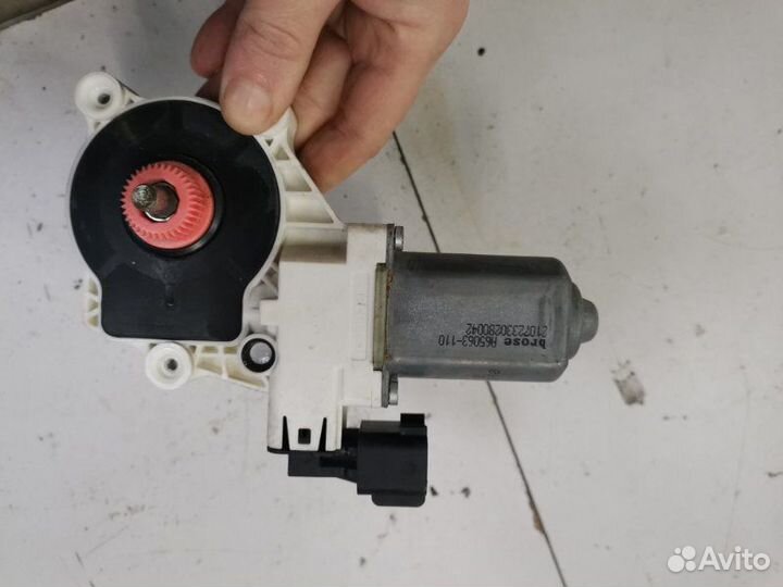 Мотор стеклоподъемника передний правый Ford Focus