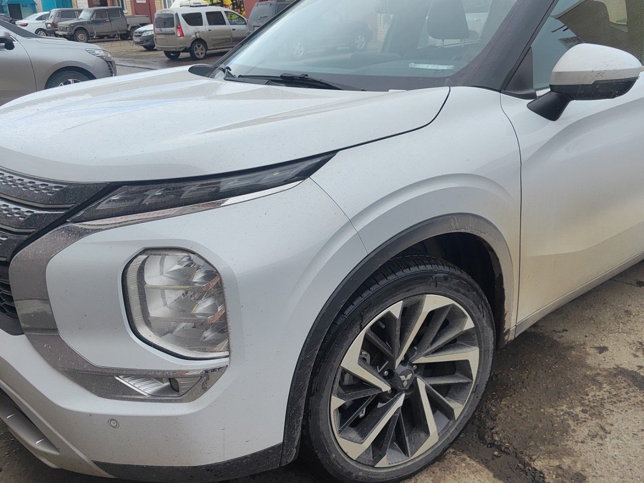 Mitsubishi Outlander