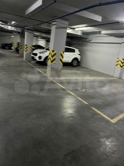 Машиноместо, 16 м²