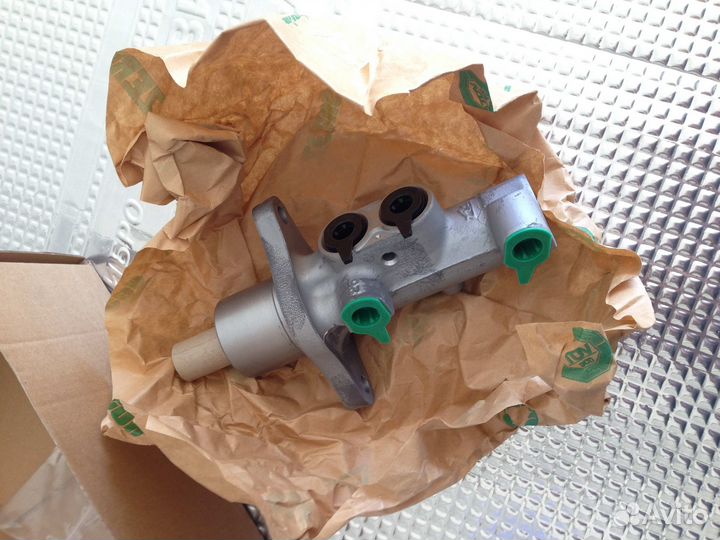 Тормозной цилиндр главный Ford Focus 2