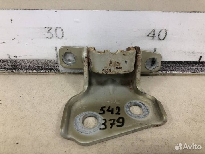 Петля двери передней левой нижняя Daewoo Matiz M10