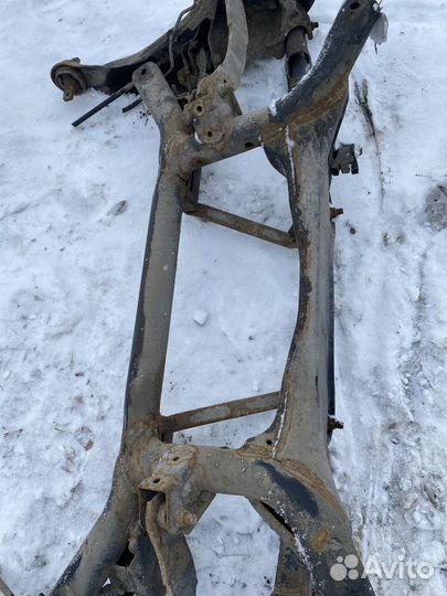 Подрамник Mitsubishi Lancer