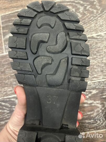 Сандалии натуральные 37