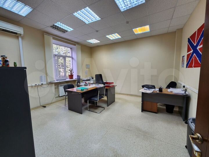 Здание, 2500 м²