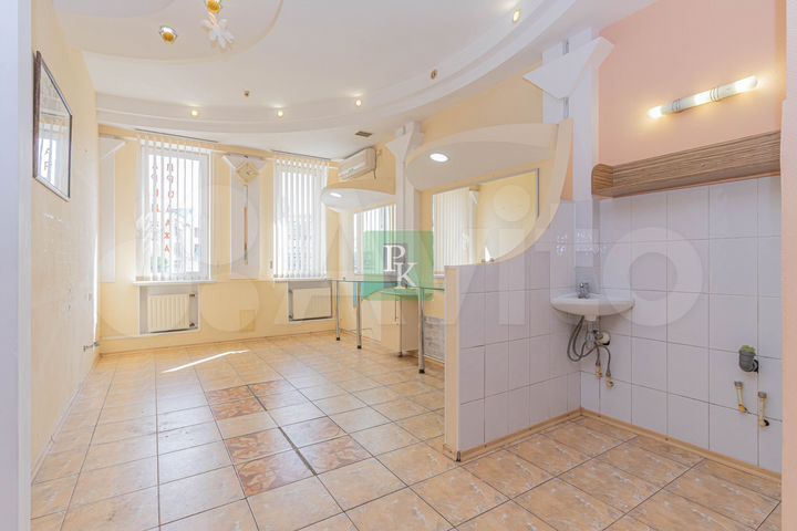 Помещение в бизнес-центре «Пассаж»